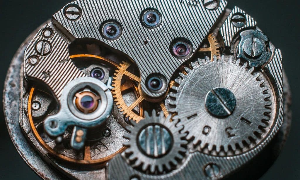 Understanding Watch Movements: Mechanical, Quartz, and Hybrid Explained